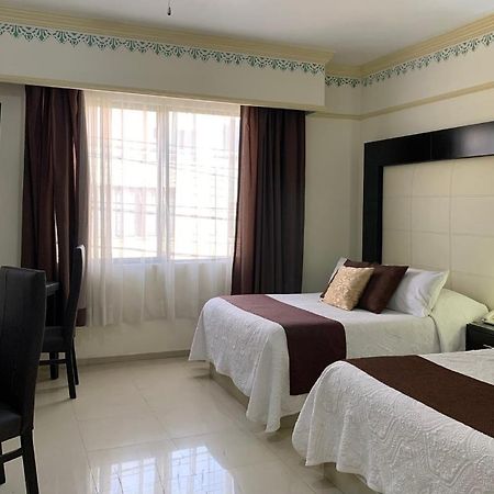 Hotel Inn Galerias Агуаскалиентес Екстериор снимка