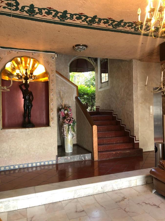 Hotel Inn Galerias Агуаскалиентес Екстериор снимка
