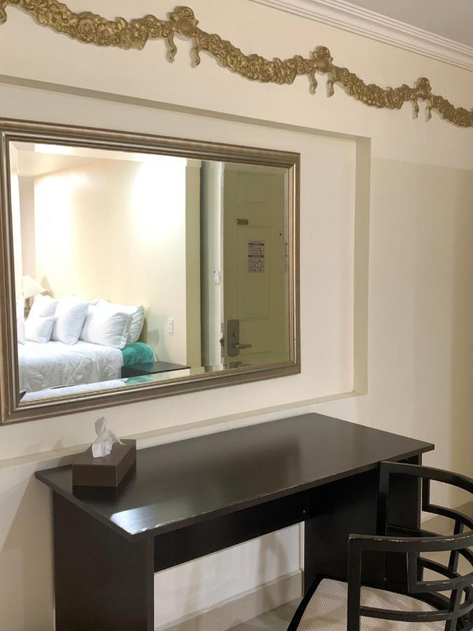 Hotel Inn Galerias Агуаскалиентес Екстериор снимка