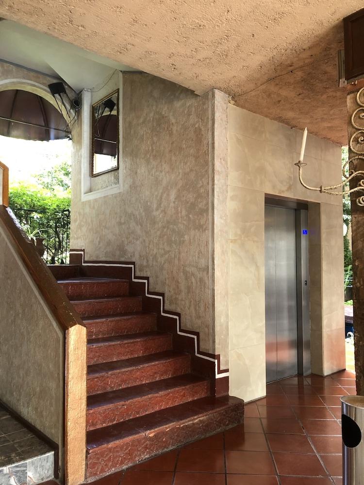 Hotel Inn Galerias Агуаскалиентес Екстериор снимка