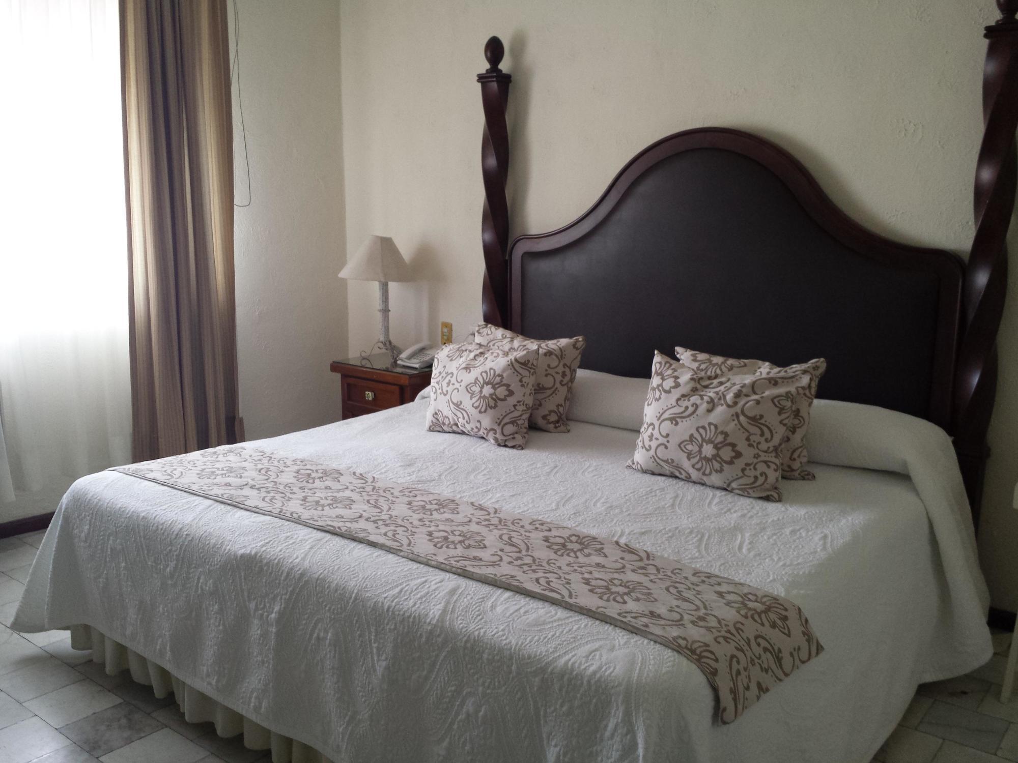Hotel Inn Galerias Агуаскалиентес Екстериор снимка