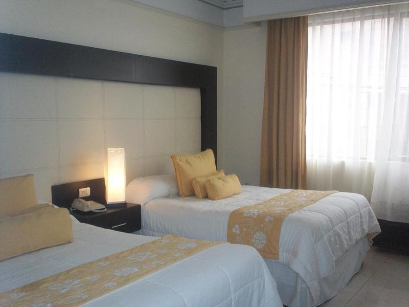 Hotel Inn Galerias Агуаскалиентес Екстериор снимка
