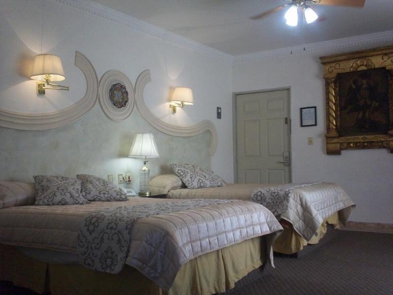 Hotel Inn Galerias Агуаскалиентес Екстериор снимка
